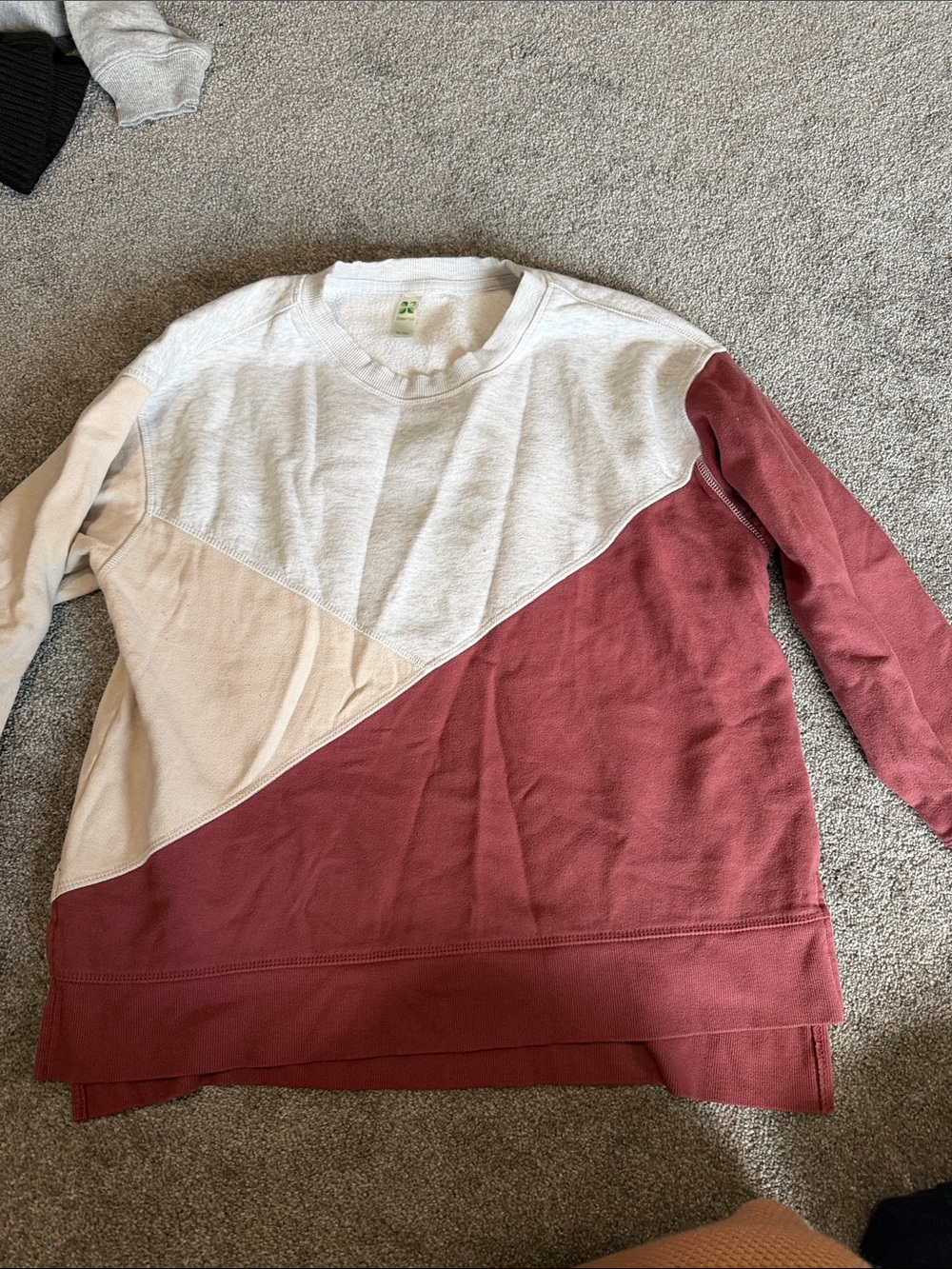 GreenTea Colorblock Crewneck Sweater in Dusty Rose, Cream & Light Gray